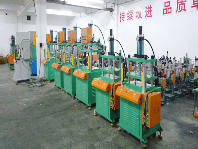 車間一角 批量設備（bèi）7.jpg